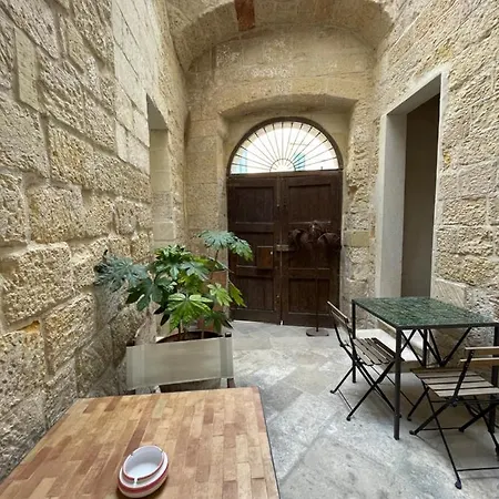 Lu Leccio 2* לצ'ה